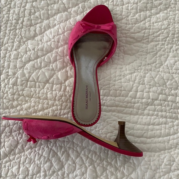 Isaac Mizrahi Pink Pumps - Picture 2 of 5